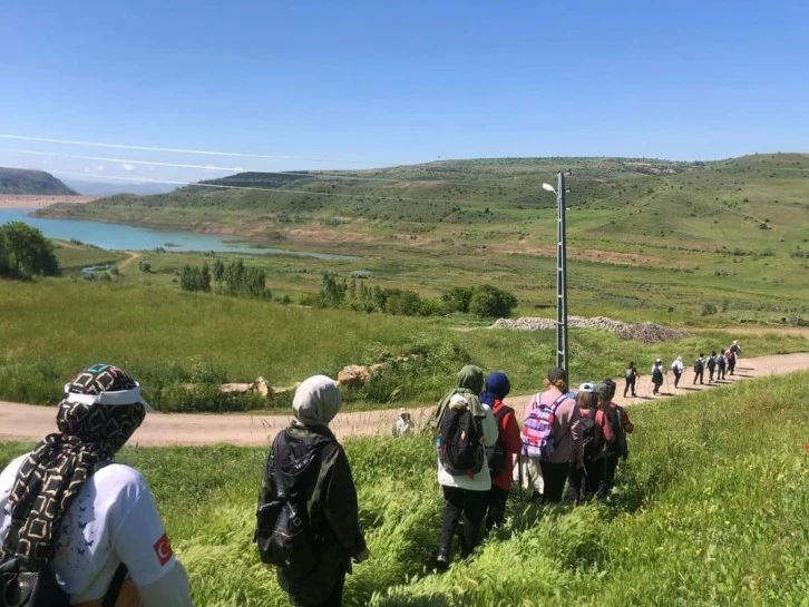 Yürüyüş Yapıp Çöp Topladılar