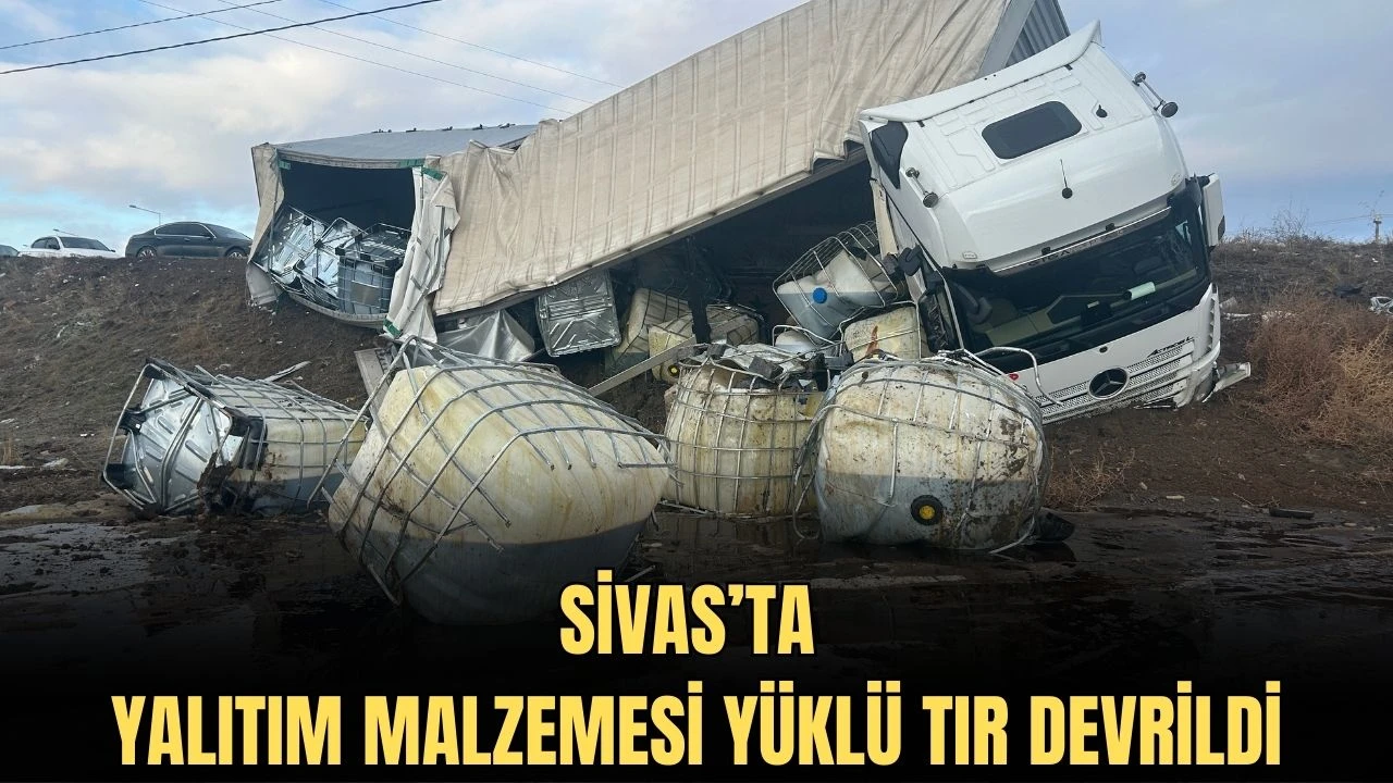 Yalıtım Malzemesi Yüklü TIR Devrildi