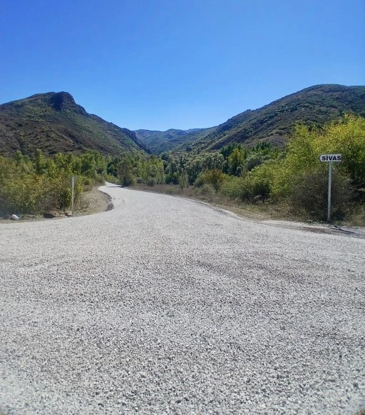 2 Kilometrelik Yol Asfaltlandı