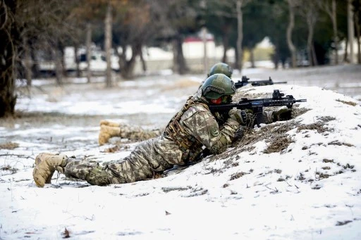 6 terörist etkisiz 'LEŞ' tirildi