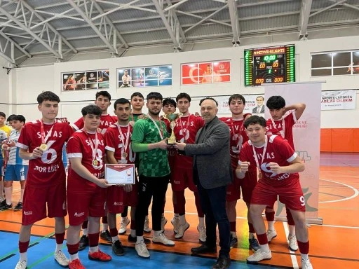 Ahmet Ayık Spor Lisesi Şampiyon