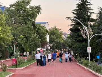 Ankaralılar Atatürk Botanik Bahçesi'nde Serinledi