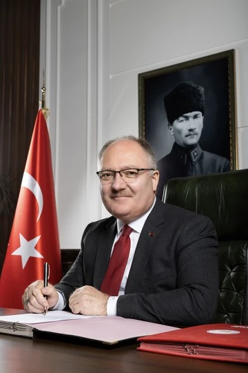 Atatürk Büyük Başarılara İmza Atmıştır