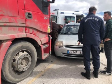 Depremzede Aile Kaza Geçirdi: 1 Ölü, 5 yaralı 