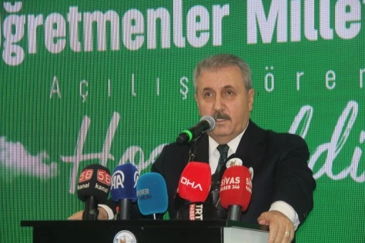 Destici Sivas'ta Sert Konuştu: &quot; PKK'ya Hizmet Ederse...''