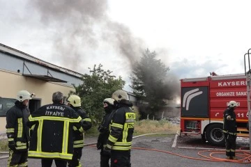 Fabrika Yangını 1 Saatte Söndürüldü 