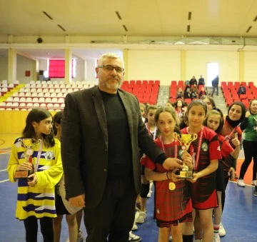 Gençlikspor ve Belediyespor Şampiyon