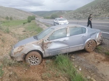 Gürün'de Araç Yoldan Çıktı