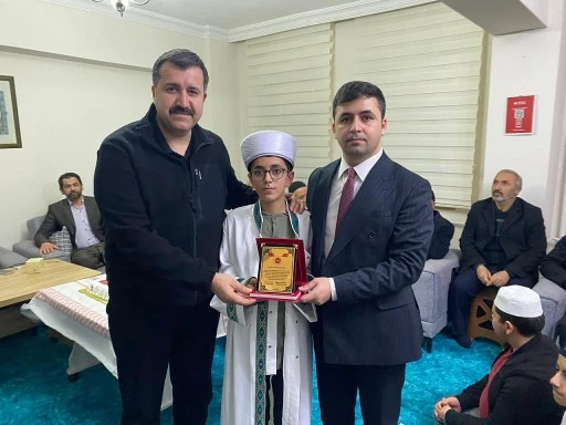 Suşehri'nde hafız olan öğrenci için icazet töreni yapıldı 