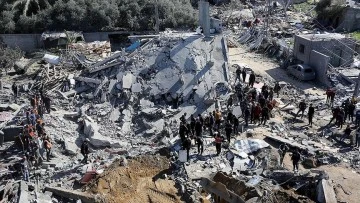 İsrail 135 Gündür Gazze'yi Bombalamaya Devam Ediyor