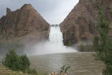 Kılıçkaya Barajı'nın Kapakları Açıldı