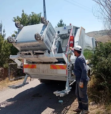 Köylerin çöpleri toplanıyor