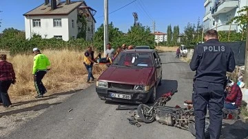 Otomobil İle Elektrikli Bisiklet Çarpıştı: 2 Yaralı