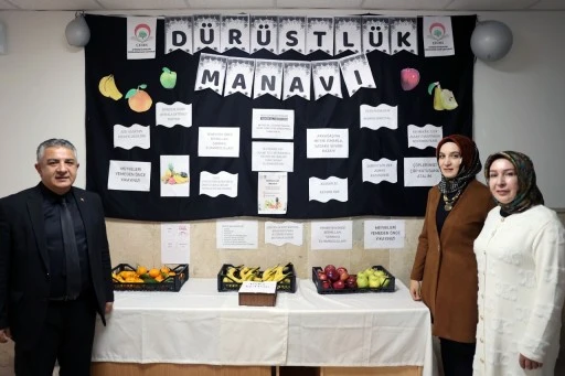 &quot;Tezgahtarsız Manav&quot; Öğrencilere Dürüstlüğü Öğretiyor