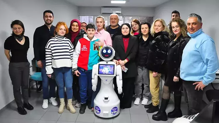 Robot Galaksi, Sürücü Kursunda Eğitmenlik Yapıyor