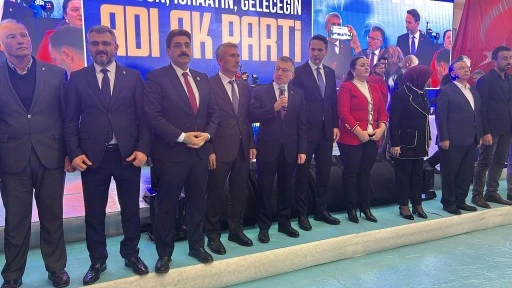 Sezai Çelikten AK Parti Rozetini Taktı