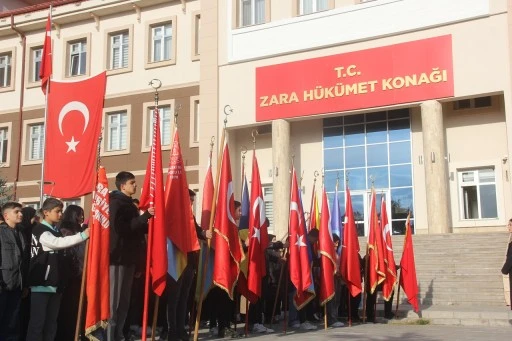 Sivas’ın İlçelerinde Düzenlenen Törenlerle Atatürk Anıldı