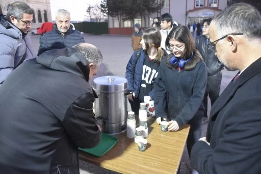 Sivas'ın Soğuk Havasında Öğrencilere Sıcak Karşılama