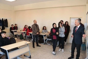 Sivas Milli Eğitim Müdürü Necati Yener: Bol Bol Kitap Okumalısınız