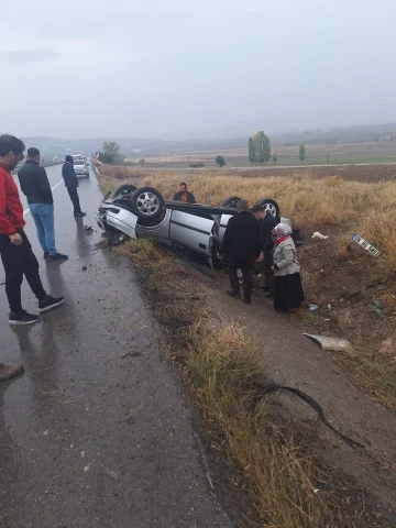 Sivas'ta 2 Trafik Kazasında 4 Kişi Yaralandı