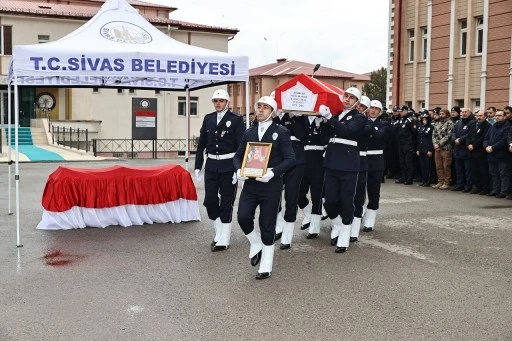 Sivas'ta Akciğerine Pıhtı Atması Sonucu Ölen Polise Veda