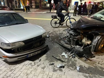 Sivas'ta Aşırı Hız Kazaya Neden Oldu