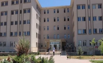 Sivas'ta Bir Kadını Sokakta Darbeden Bıçaklı Saldırgan Tutuklandı