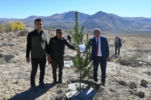 Sivas’ta Cumhuriyet’in 101. Yaşına 101 Fidan