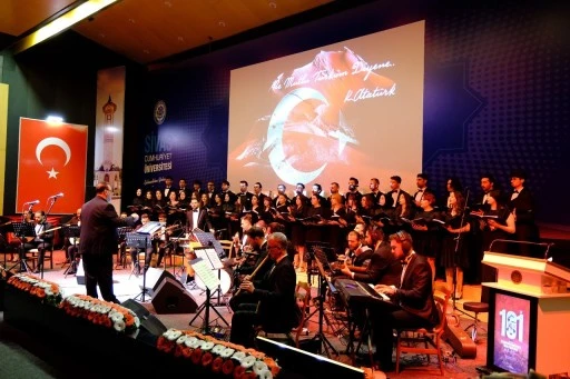 Sivas'ta Cumhuriyet Konserle Kutlandı