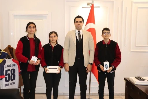 Sivas'ta Dereceye Giren Öğrenciler Ödüllendirildi