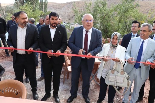 Sivas’ta Hayırsever Çift Köylerine Cami Yaptırdı