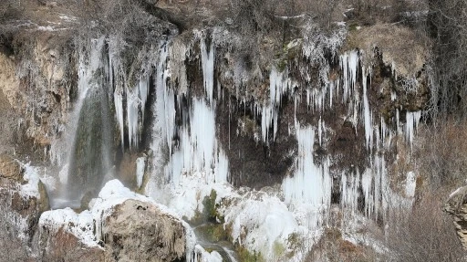 Sivas'ta Şelale Buz Tuttu, Dev Sarkıtlar Oluştu