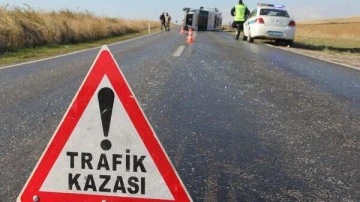 Sivas'ta Trafik Kazası - Ölü ve Yaralılar Var