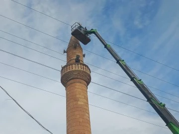Sivas'ta Yıldırım Düşen Minare Onarılıyor