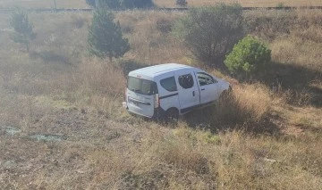 Sivas'taki Feci Kazada Araç Devrildi