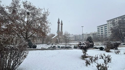 Sivas Yeniden Beyaza Büründü