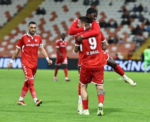 Sivasspor’u Yine Manaj Kurtardı