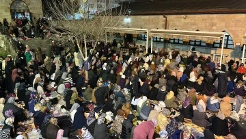 Tarihi Ulu Cami Doldu Taştı