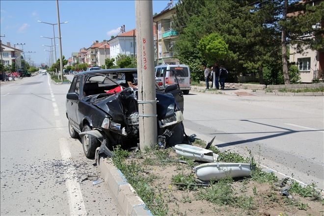 ŞARKIŞLA´DA TRAFİK KAZASI : 1 YARALI