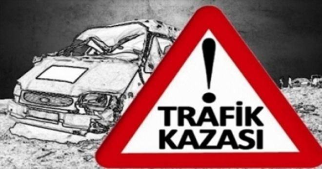 KOYULHİSAR´DA TRAFİK KAZASI: 4 YARALI