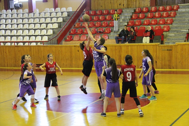 YOLSPOR BASKETBOLDA KIZLARDA SAHADA