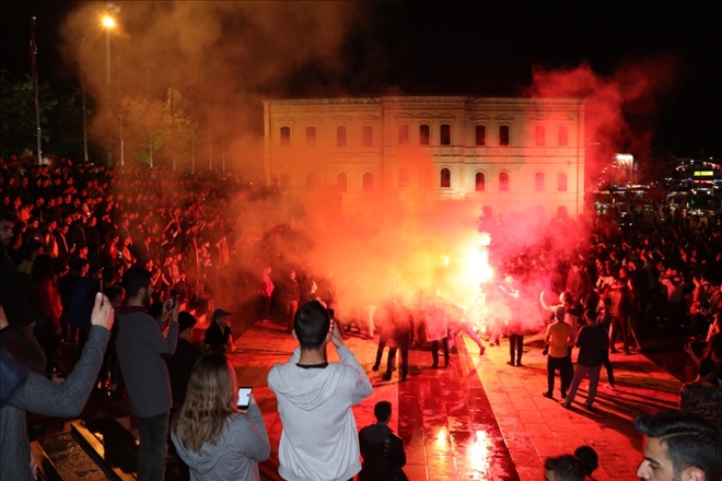 GALATASARAYLILAR ŞAMPİYONLUK KUTLADI