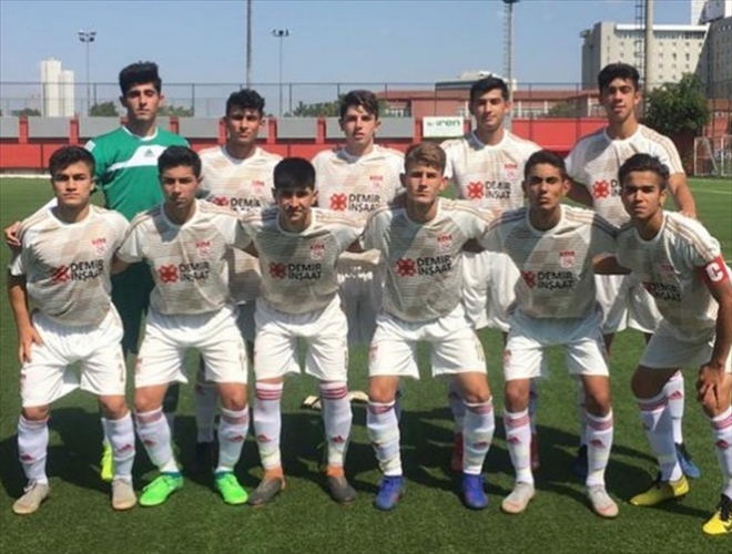 SİVASSPOR U17 HÜKMEN GALİP