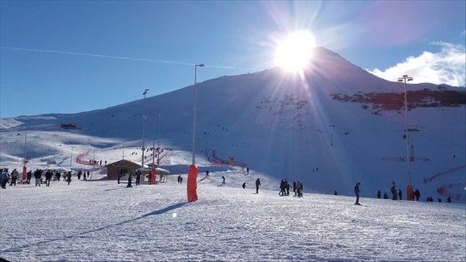 KAR YAĞMADI, KAYAK SEZONU AÇILAMADI