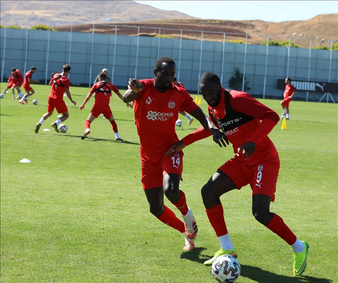 SİVASSPOR, ANADOLU DERBİSİNE HAZIRLANIYOR