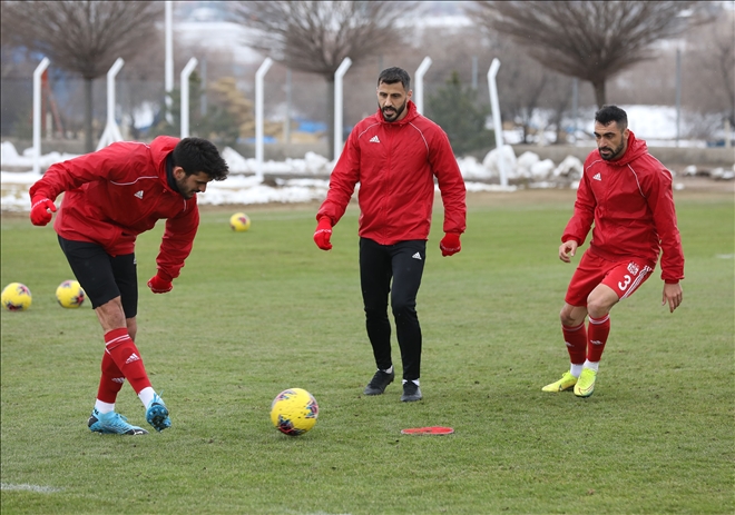 GALATASARAY HAZIRLIKLARI BUGÜN BAŞLAYACAK 