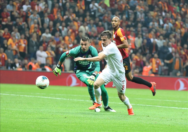 GALATASARAY´DAN "MAÇ SAATİ DEĞİŞSİN" BAŞVURUSU