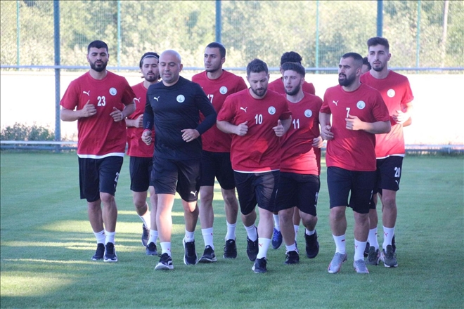 BELEDİYESPOR SAHAYA İNDİ