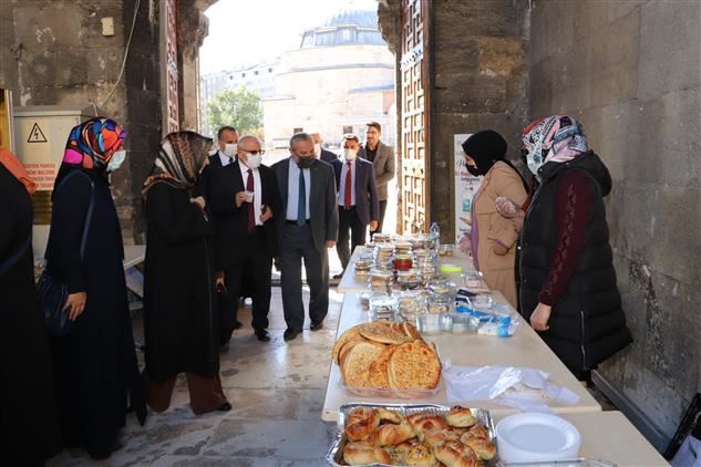 KUR'AN KURSLARI İÇİN KERMES AÇTILAR