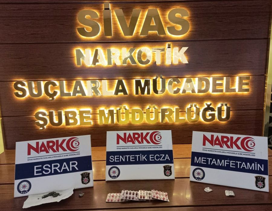 Sokak satıcıları kaçamadı